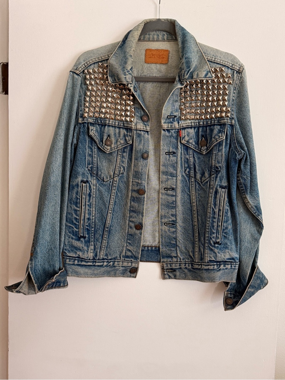 Vintage 80s Levi’s Studded Denim Jacket | Made in USA | Medium Wash Trucker